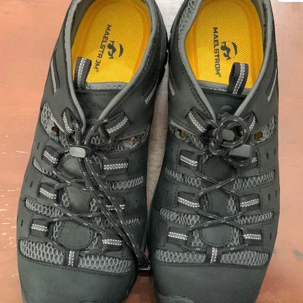 Unbranded Women's Black and Grey Boots